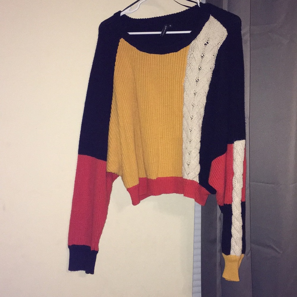 Oversized cropped sweater